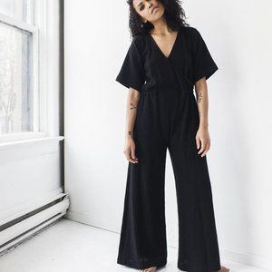 esby apparel | black duffy jumper